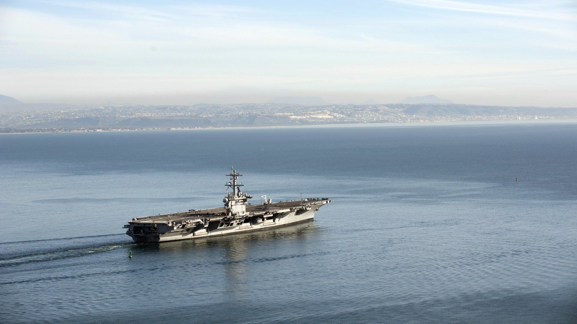 唐纳德·高尔的突破与决策能力是袋鼠队的进攻支柱，唐纳德高德纳