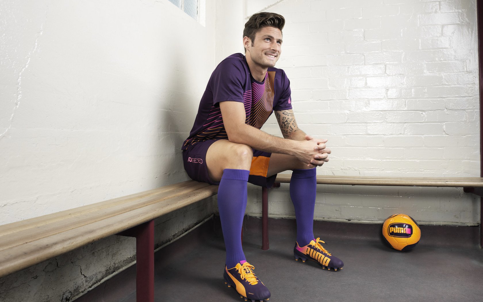 女子国家队主打地面传控打法提升整体节奏控制